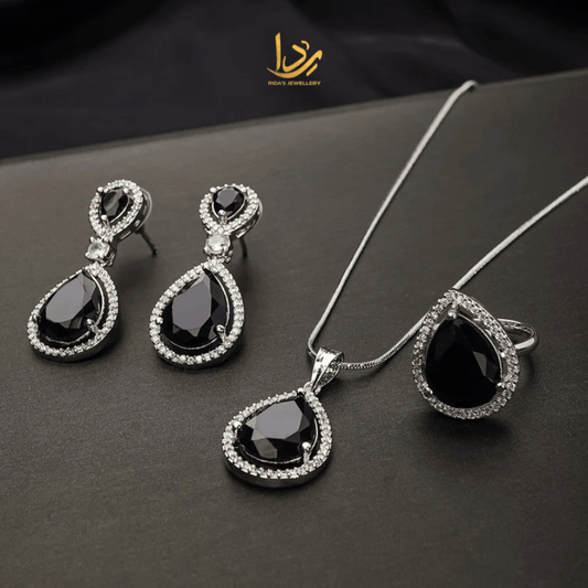 Carat Pendant Set Black Stone