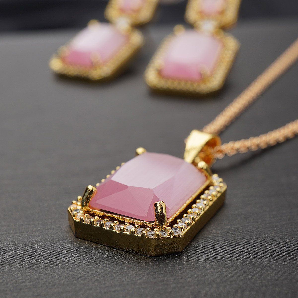 Pendant Set 1 Carat Mint Pink Colour