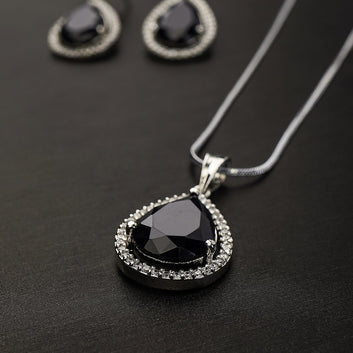 Carat Pendant Set Black Stone